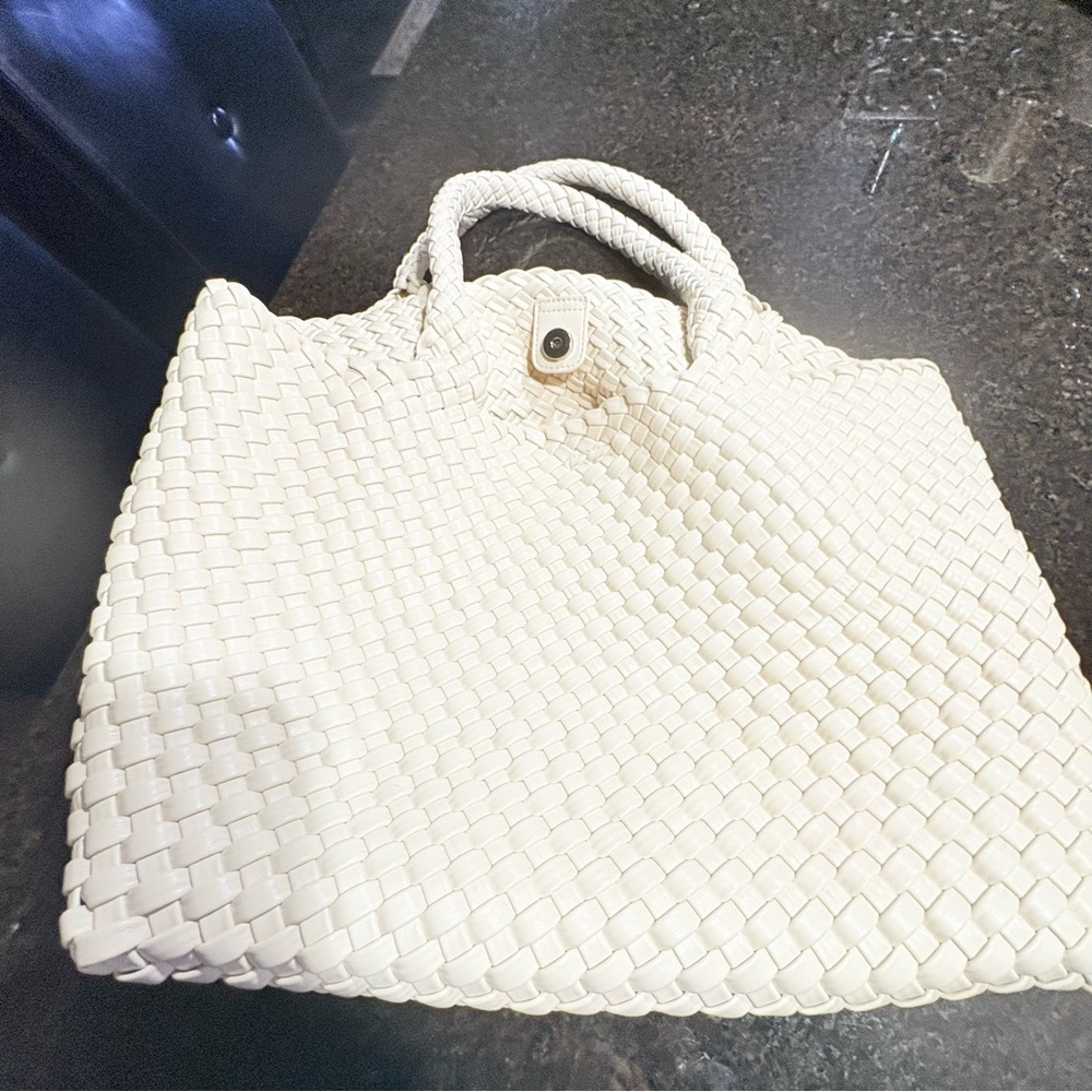 Cream Tote with cosmetic bag